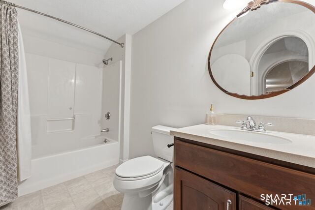 16 1/2 Myrtle Road East Hampton CT 06424