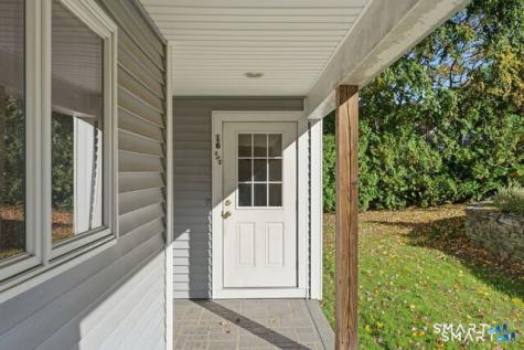 16 1/2 Myrtle Road East Hampton CT 06424