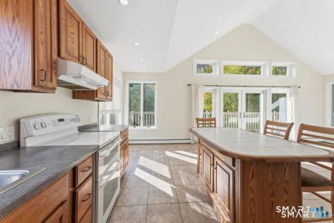 16 1/2 Myrtle Road East Hampton CT 06424