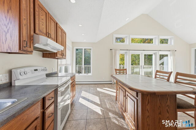 16 1/2 Myrtle Road East Hampton CT 06424