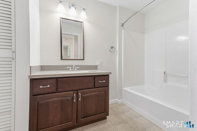 16 1/2 Myrtle Road East Hampton CT 06424