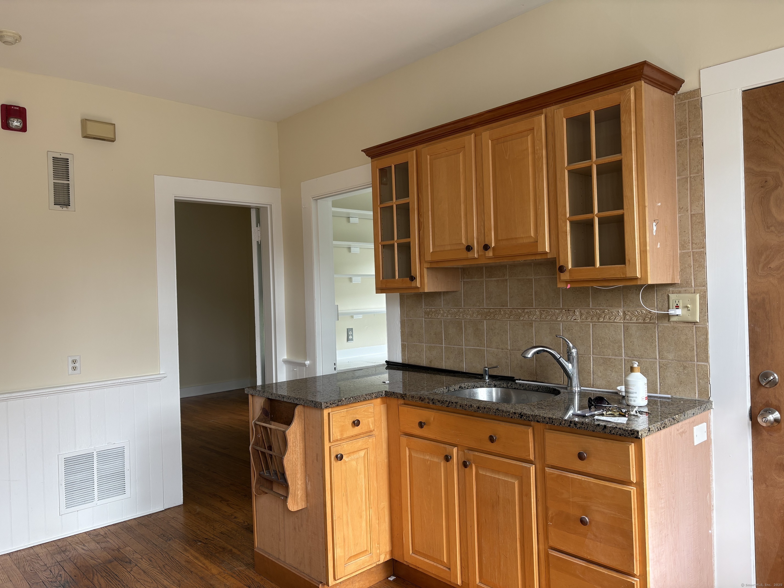687 Broad Street Meriden CT 06450