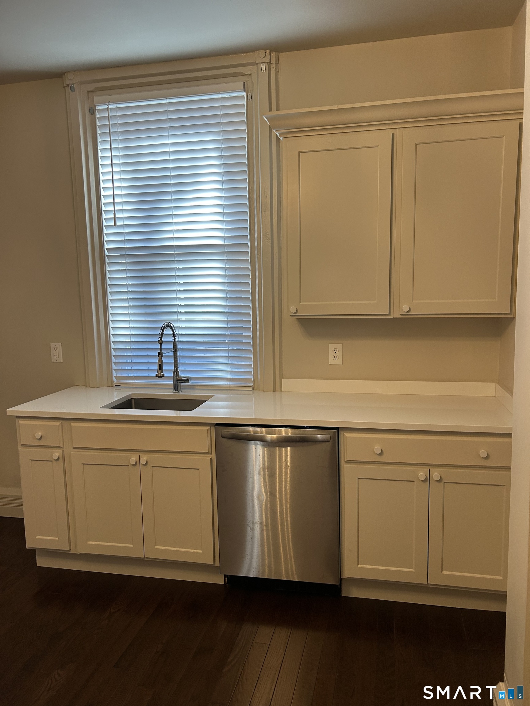 214 Broadway Norwich CT 06360