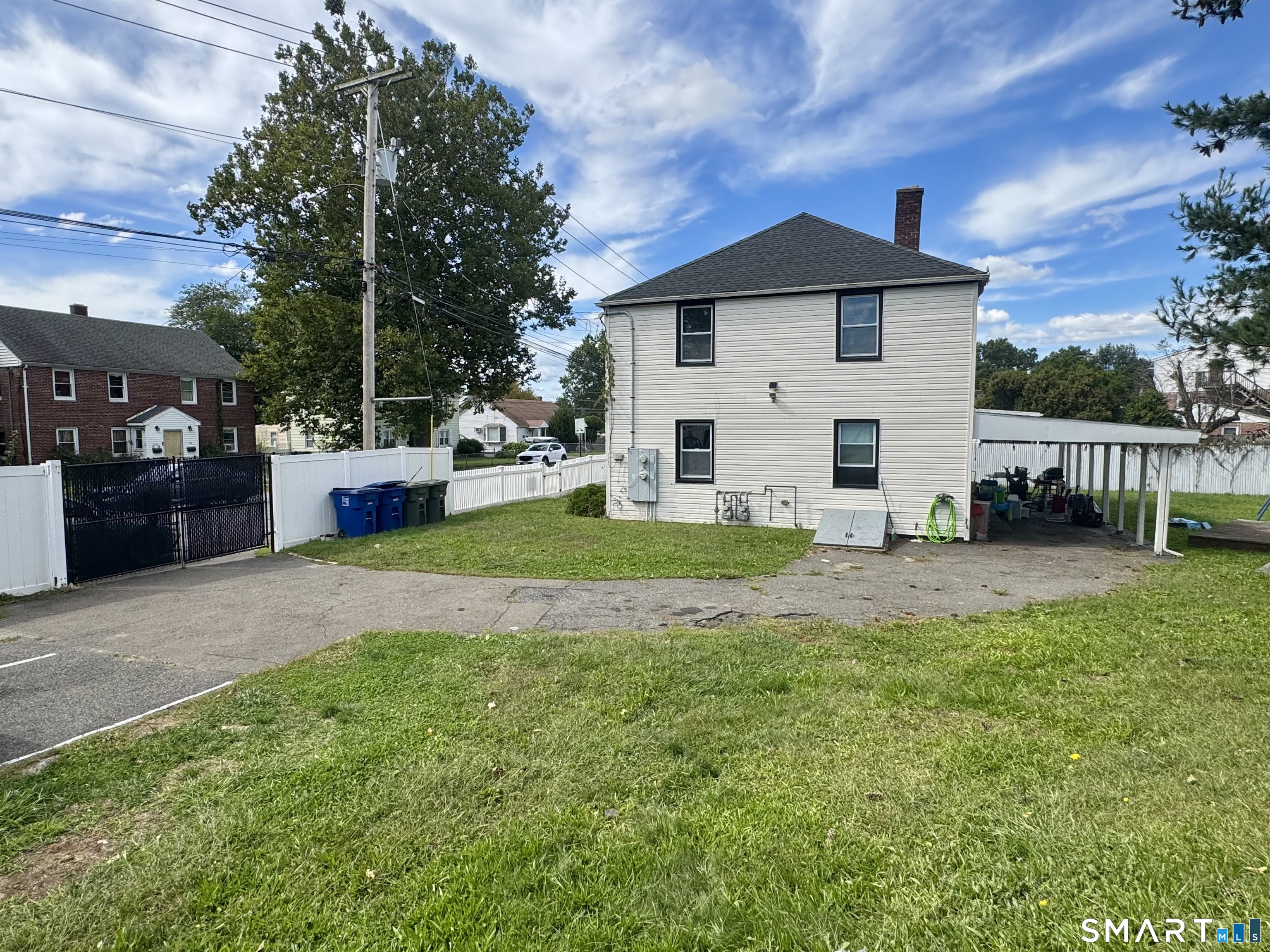 989 Pearl Harbor Street Bridgeport CT 06610