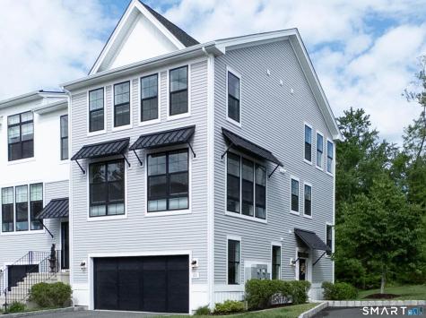 25 Brentwood Circle Danbury CT 06810