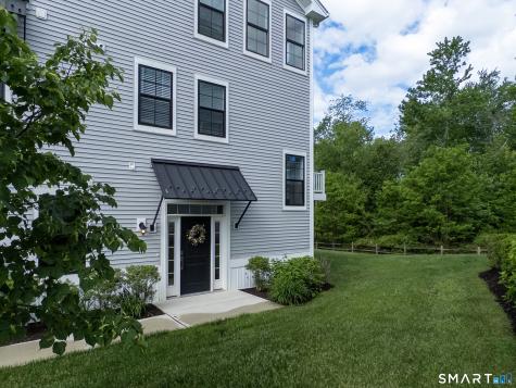 25 Brentwood Circle Danbury CT 06810