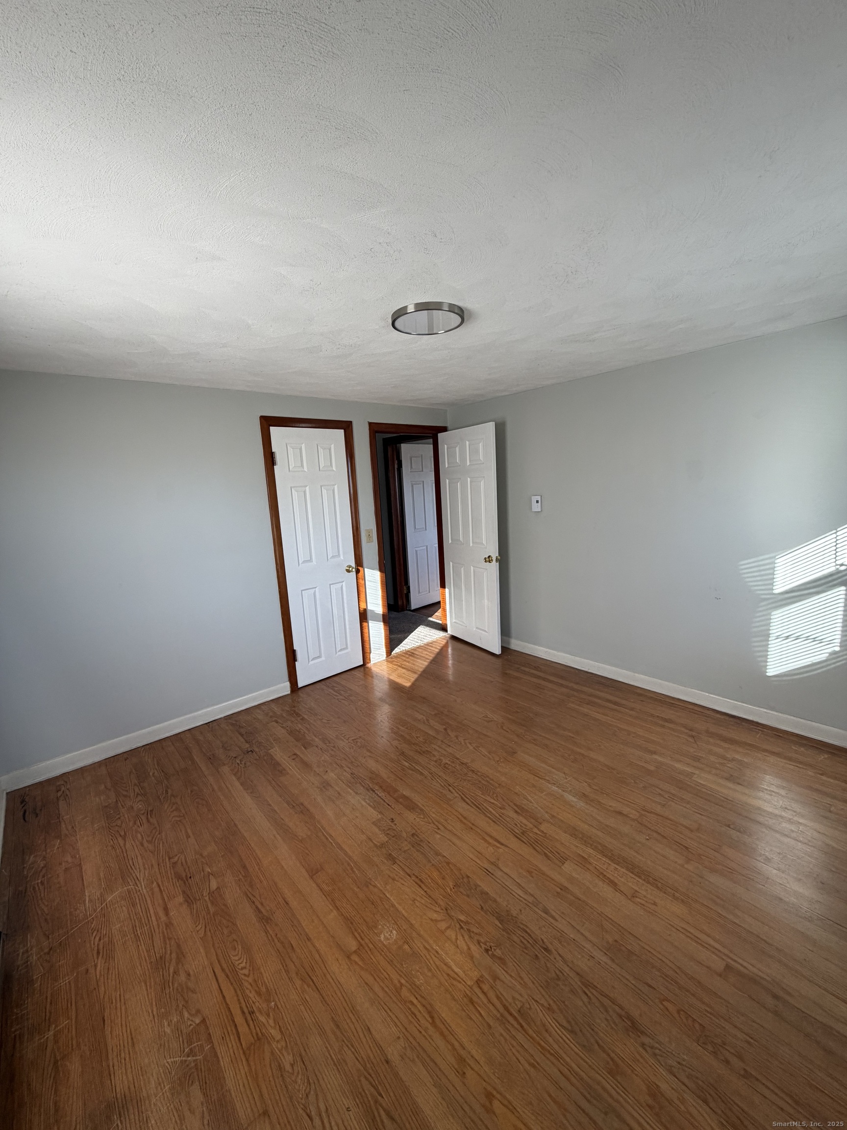 10 Crown Street Bristol CT 06010