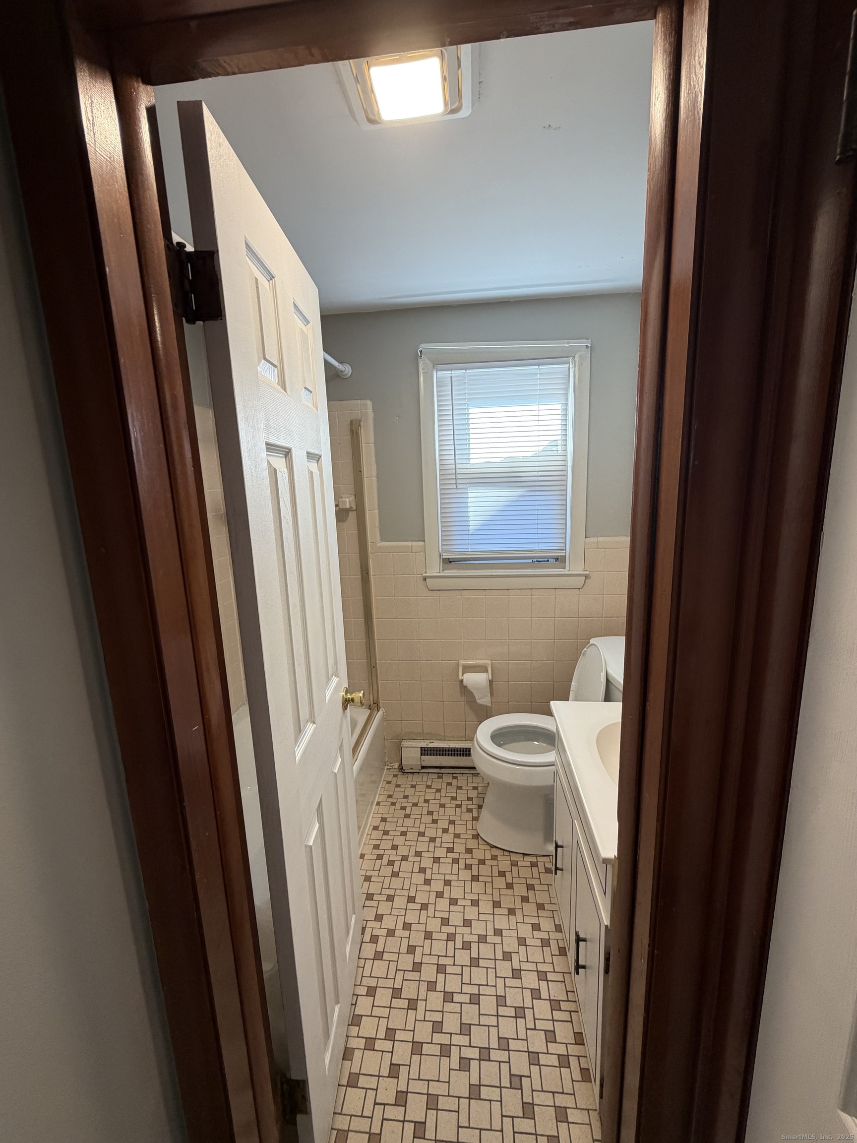 10 Crown Street Bristol CT 06010
