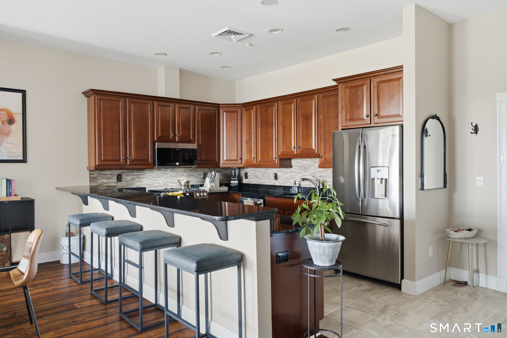 586 West Thames Street Norwich CT 06360