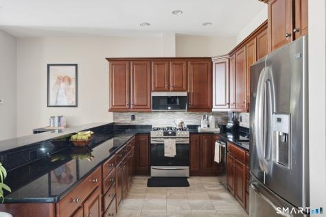 586 West Thames Street Norwich CT 06360