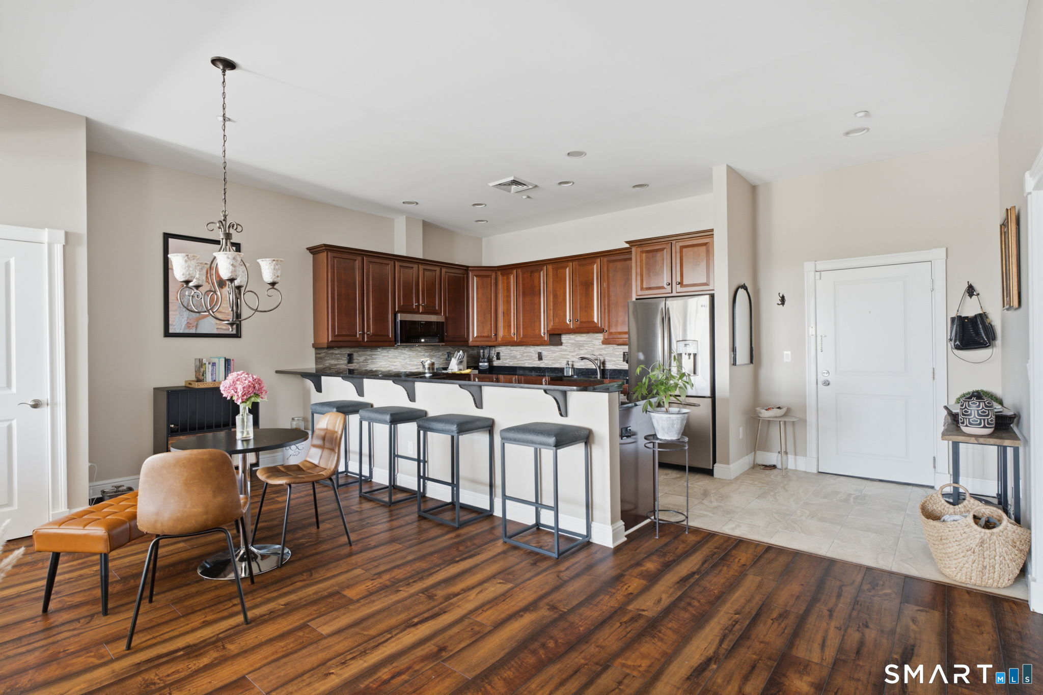 586 West Thames Street Norwich CT 06360