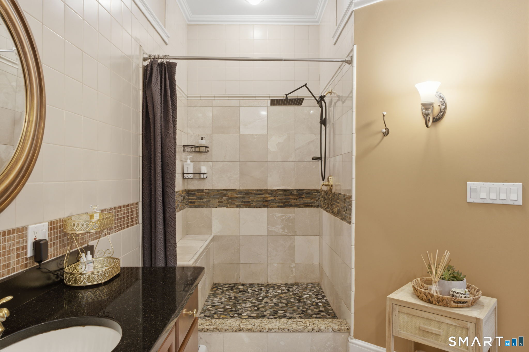 586 West Thames Street Norwich CT 06360