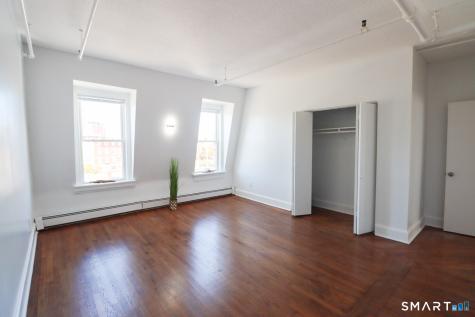 187 Bank Street New London CT 06320