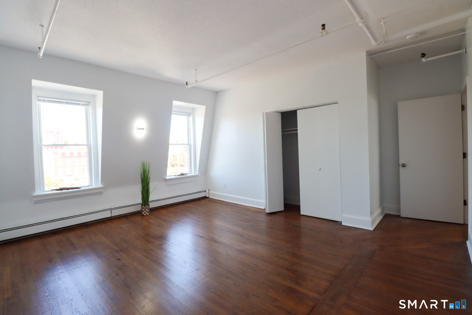 187 Bank Street New London CT 06320