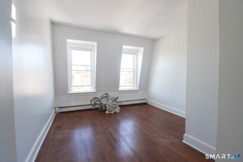 187 Bank Street New London CT 06320
