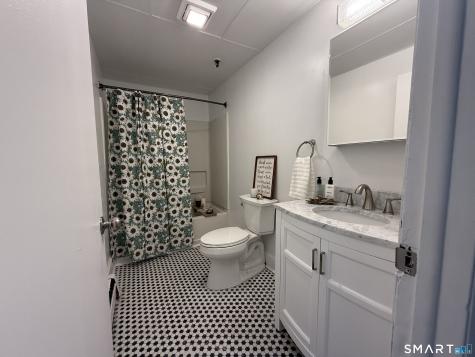 187 Bank Street New London CT 06320
