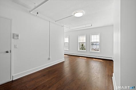 187 Bank Street New London CT 06320