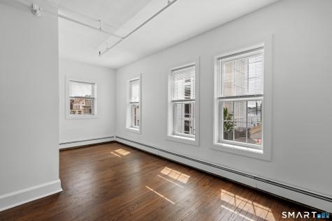 187 Bank Street New London CT 06320