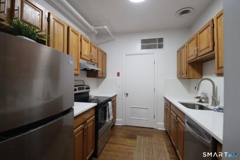 187 Bank Street New London CT 06320