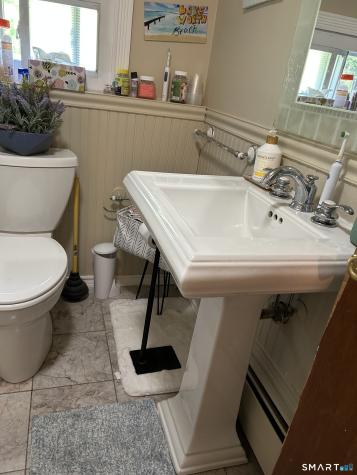 15 Earl Avenue Hamden CT 06514