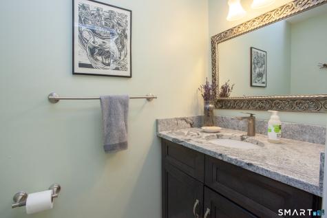 17 Wiggins Farm Drive Simsbury CT 06070