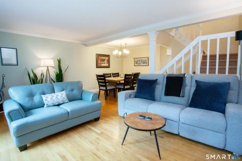 17 Wiggins Farm Drive Simsbury CT 06070