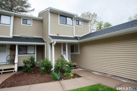 17 Wiggins Farm Drive Simsbury CT 06070