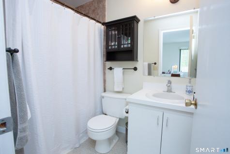 17 Wiggins Farm Drive Simsbury CT 06070