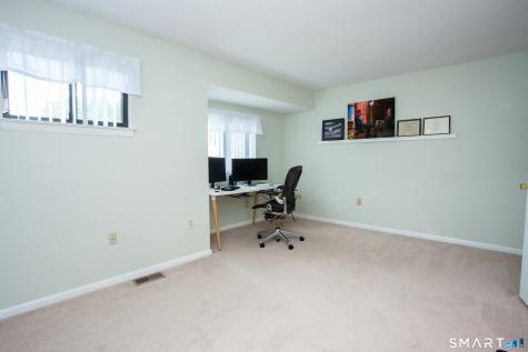 17 Wiggins Farm Drive Simsbury CT 06070