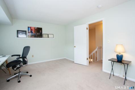17 Wiggins Farm Drive Simsbury CT 06070