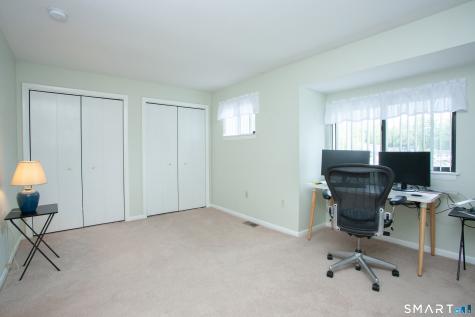 17 Wiggins Farm Drive Simsbury CT 06070
