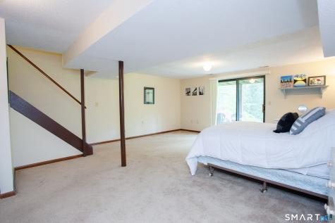 17 Wiggins Farm Drive Simsbury CT 06070