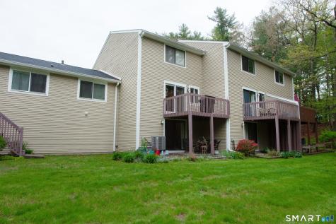 17 Wiggins Farm Drive Simsbury CT 06070
