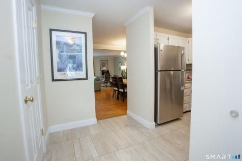 17 Wiggins Farm Drive Simsbury CT 06070