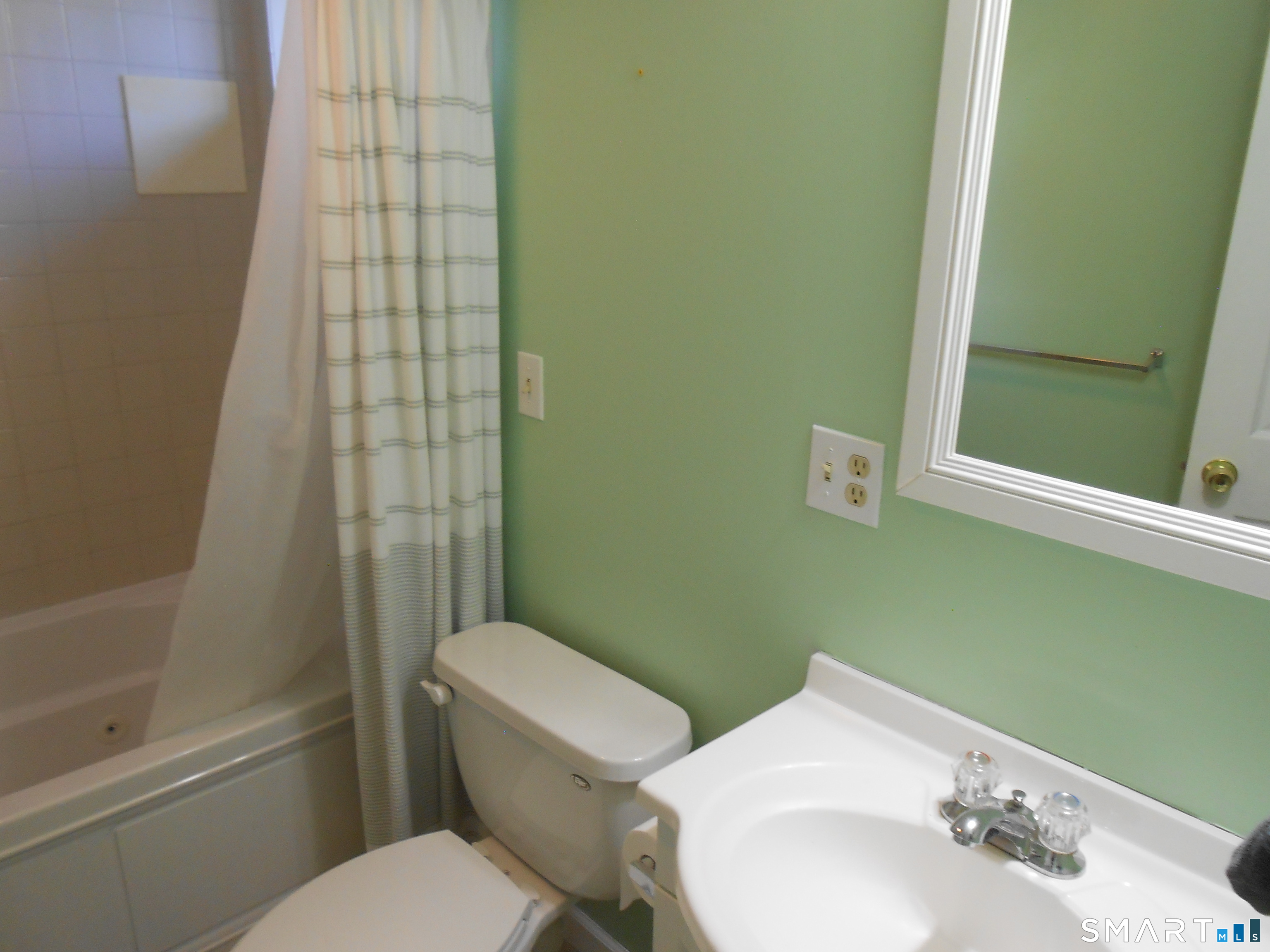11 Cribbins Avenue Shelton CT 06484