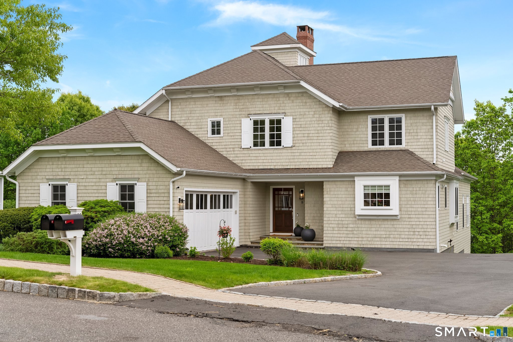 9 Damia Drive Danbury CT 06810