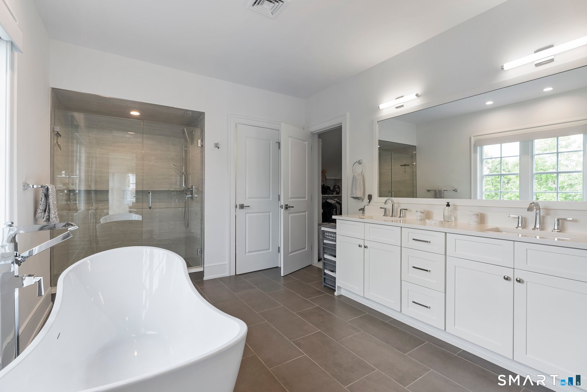 9 Damia Drive Danbury CT 06810