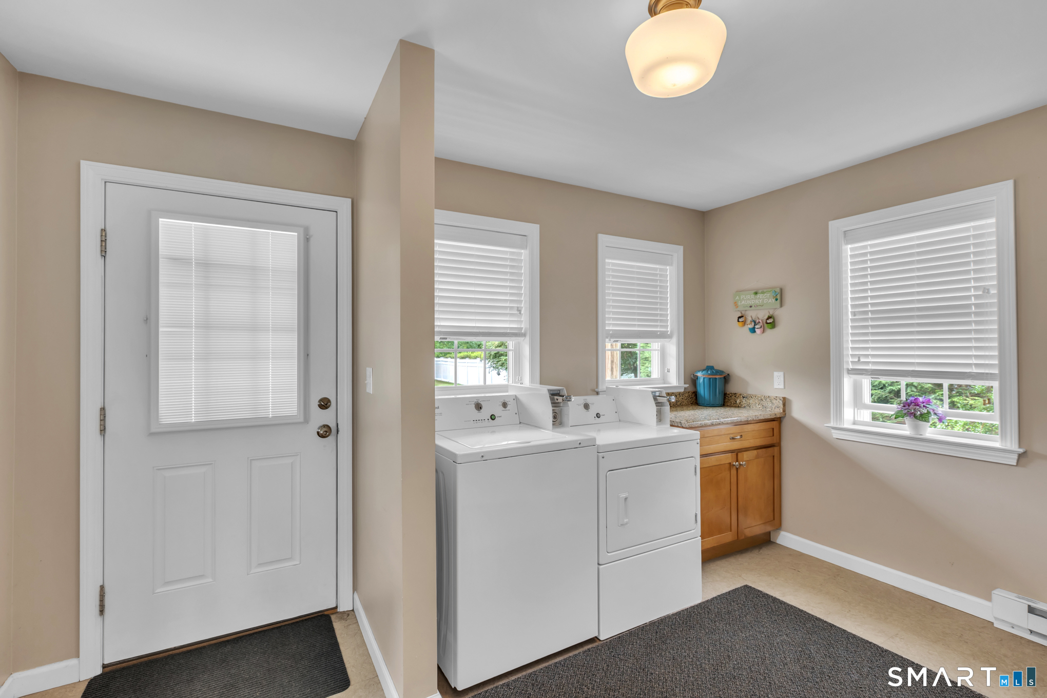 86 Main Street Ellington CT 06029