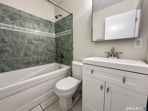 542 Lake Drive Guilford CT 06437