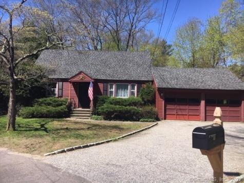 33 Robert Court Fairfield CT 06824