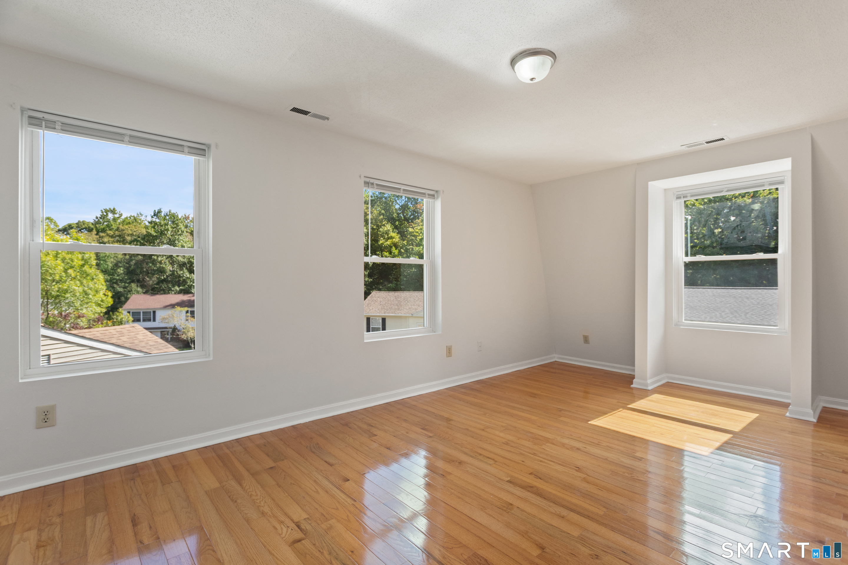 124 Branca Court Milford CT 06461
