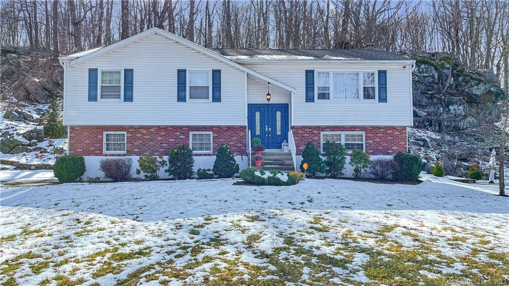 21 Ole Musket Lane Danbury CT 06810