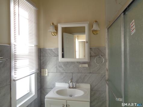 92 Smith Street Derby CT 06418