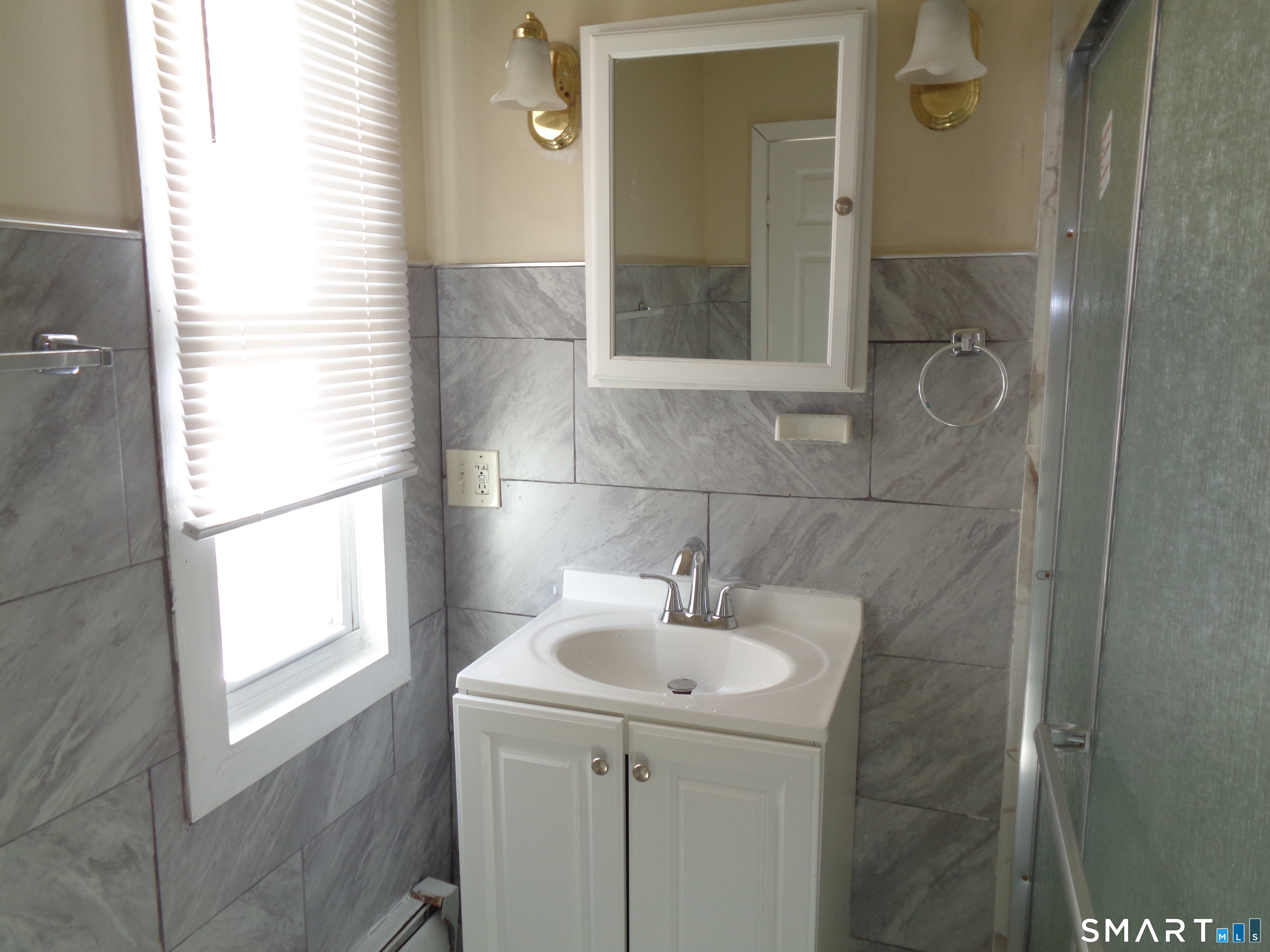 92 Smith Street Derby CT 06418