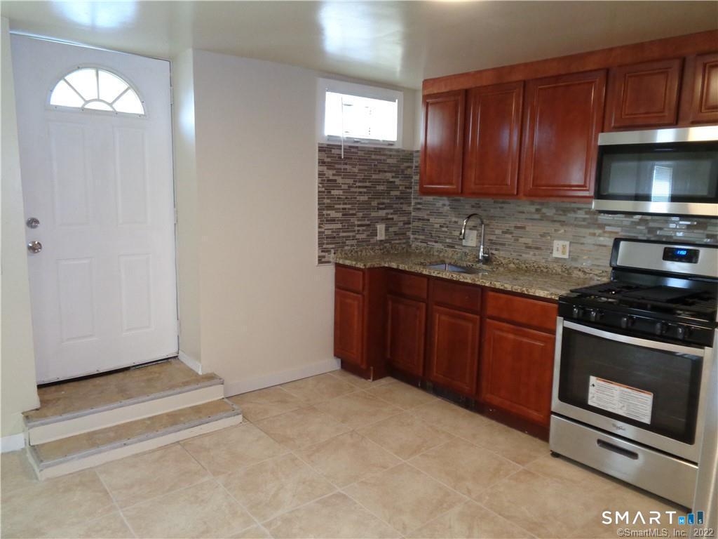 92 Smith Street Derby CT 06418