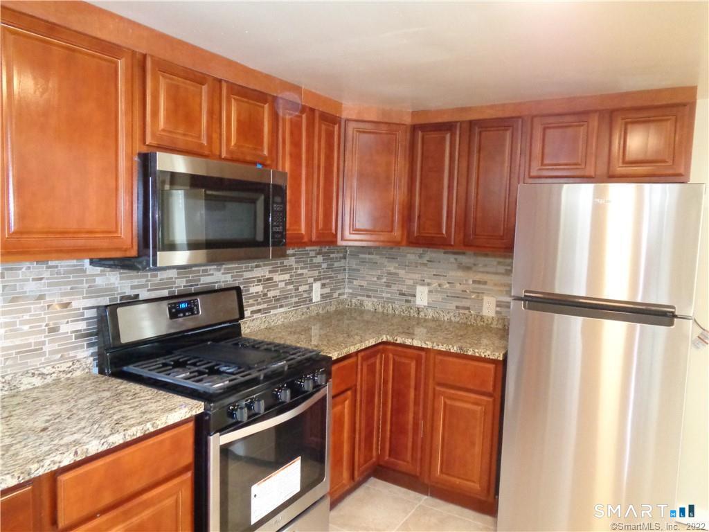 92 Smith Street Derby CT 06418