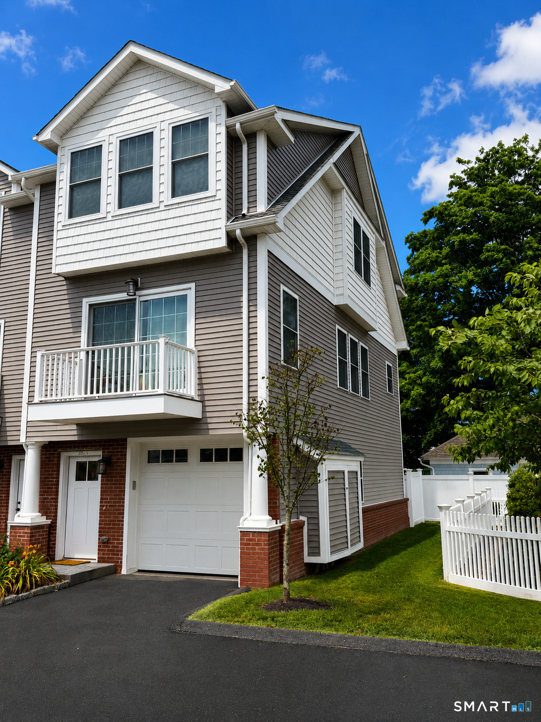 25 Naubuc Avenue Glastonbury CT 06033