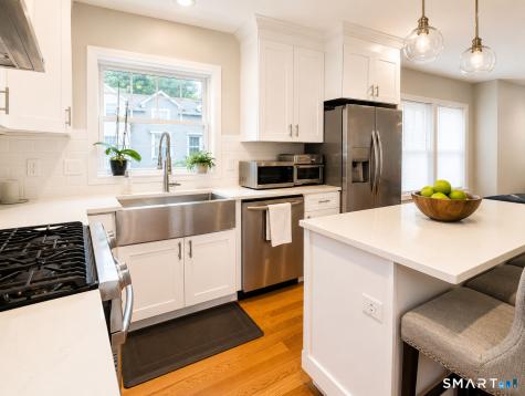 25 Naubuc Avenue Glastonbury CT 06033
