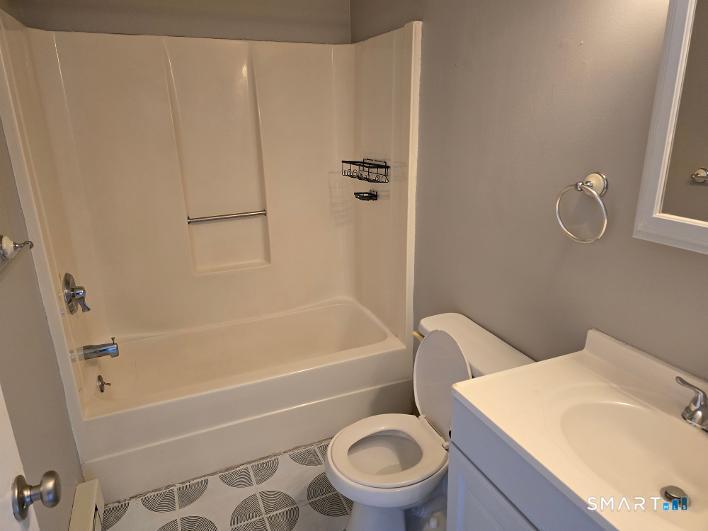 1568 Meriden Road Waterbury CT 06705