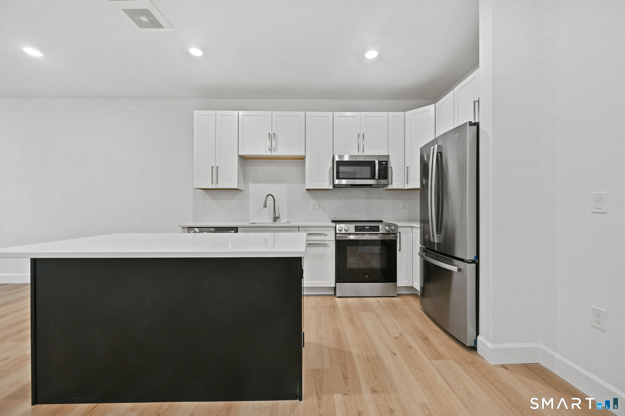 131 Beach Road Fairfield CT 06824